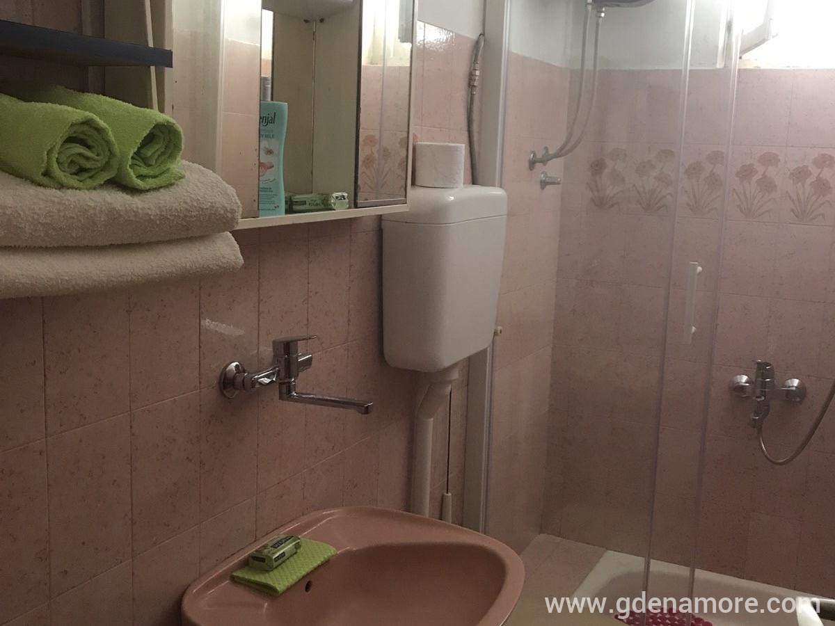 Apartmani Kostić, privatni smeštaj u mestu Herceg Novi, Crna Gora - IMG_4878